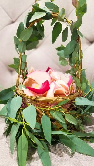 Fresh wedding flowers in Metro Detroit by Bridal Insignia — tall golden vase with a lush arrangement of premium roses, hydrangeas and greenery